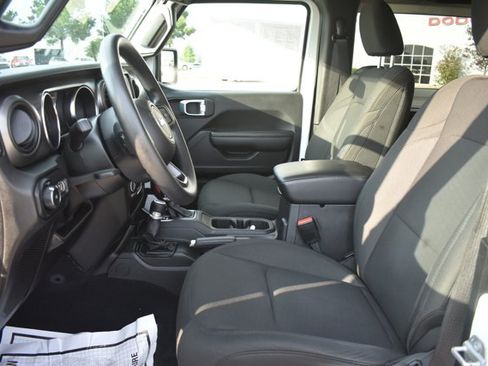 Used 2021 Jeep Wrangler Sport AWD/4WD image 14