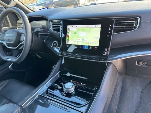 Used 2023 Jeep Wagoneer 4WD image 20