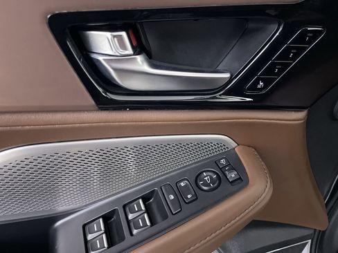 Used 2023 Acura MDX SH-AWD w/ Technology Package image 11