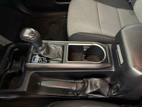 Used 2021 Toyota Tacoma TRD Off-Road image 30