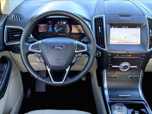 Used 2019 Ford Edge Titanium w/ Equipment Group 301A FWD image 5