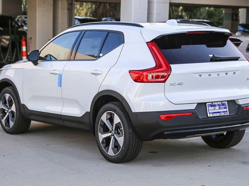 New 2026 Volvo XC40 B5 Plus w/ Protection Package Premier image 6