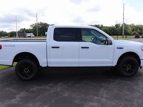 Used 2025 Ford F150 Lightning XLT image 17