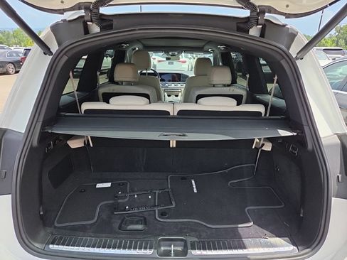 Used 2025 Mercedes-Benz GLS 450 4MATIC image 9