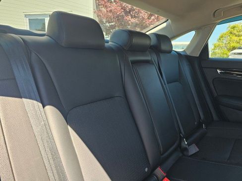 Used 2022 Honda Civic Touring image 14