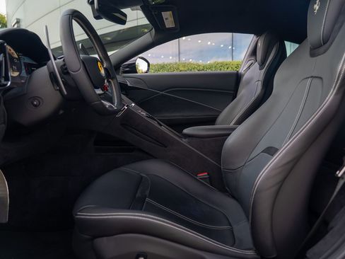 Certified 2022 Ferrari Roma image 27