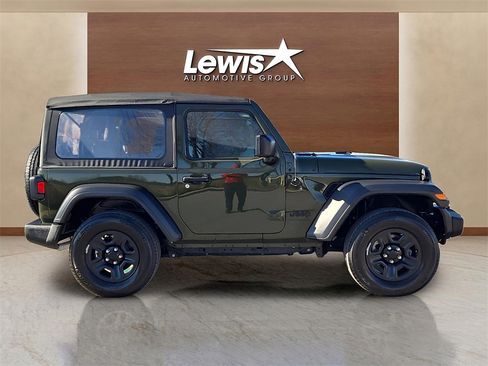 Used 2023 Jeep Wrangler Sport image 5