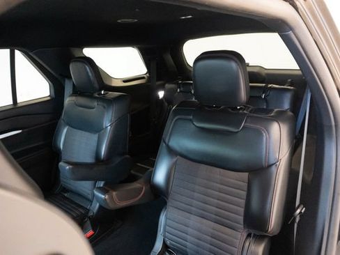 Used 2025 Ford Explorer ST-Line AWD/4WD image 21