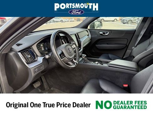 Used 2020 Volvo XC60 T5 Momentum w/ Protection Package image 4