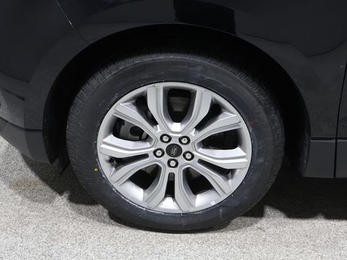 Used 2024 Ford Edge Titanium w/ Equipment Group 301A AWD/4WD image 8