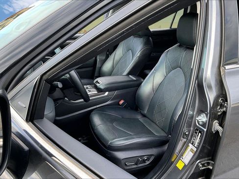 Used 2023 Toyota Highlander Platinum image 23