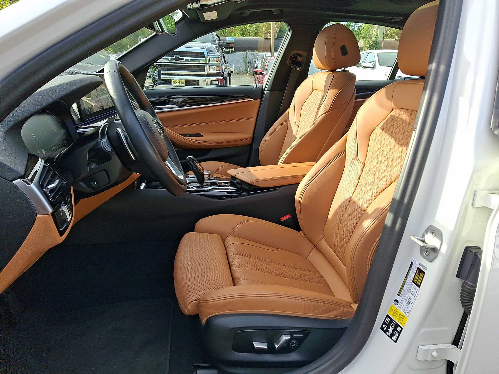 Used 2023 BMW 530i xDrive w/ Premium Package AWD/4WD image 9