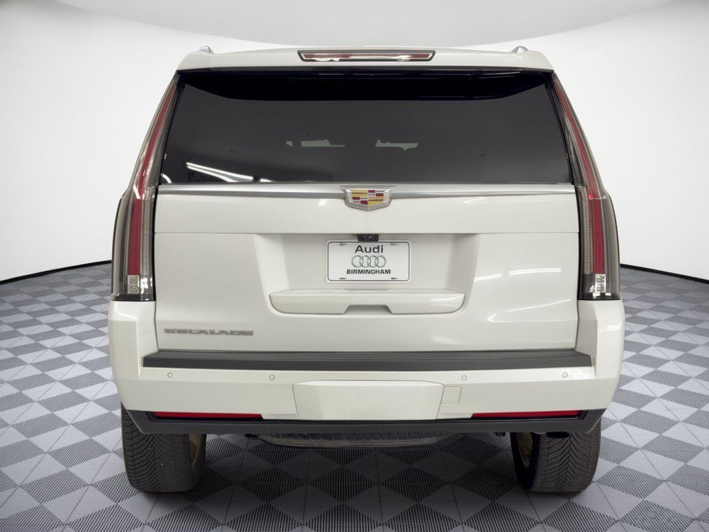 Used 2018 Cadillac Escalade Luxury AWD/4WD image 11