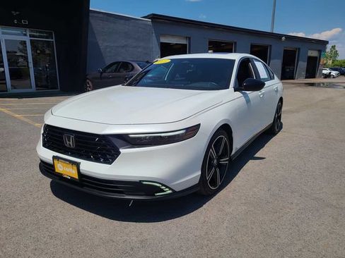 Used 2025 Honda Accord Sport image 1