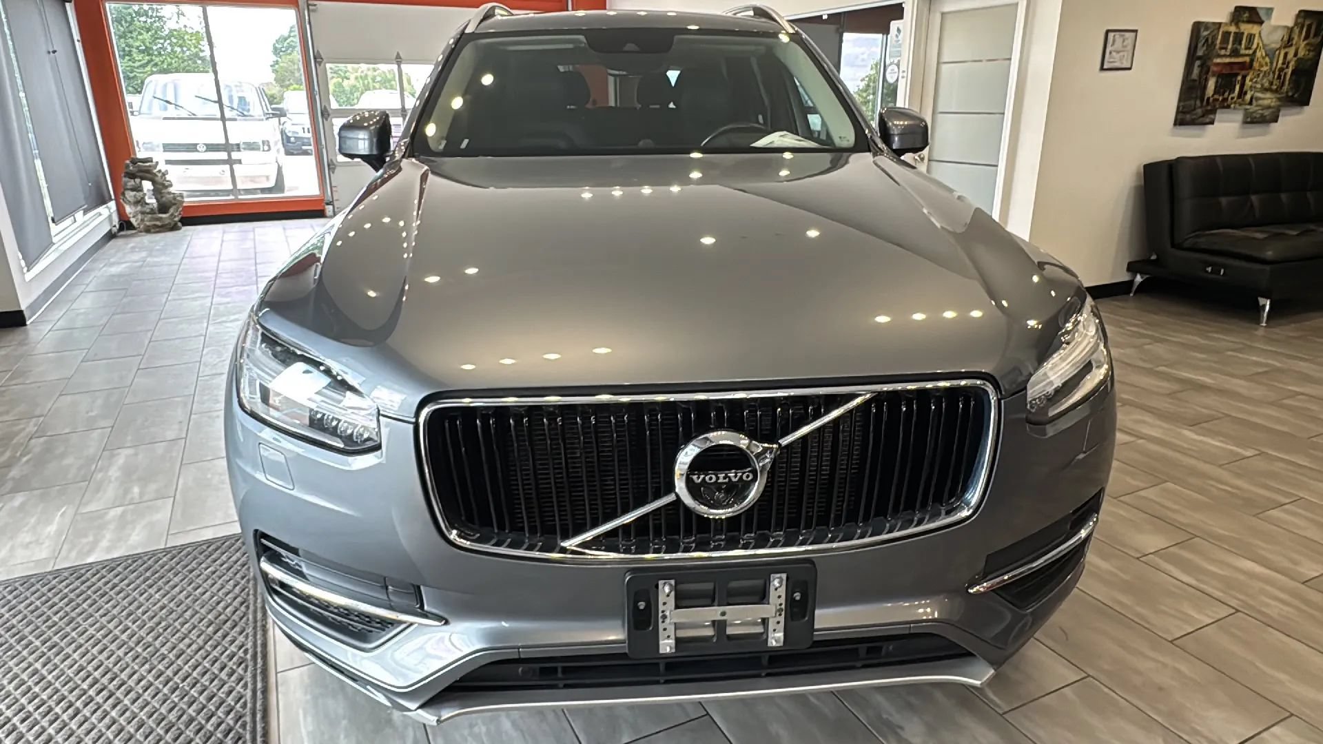 Used 2017 Volvo XC90 T6 Momentum w/ Vision Package AWD/4WD image 5