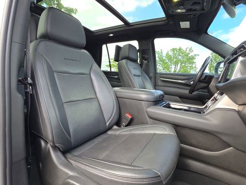 Used 2021 GMC Yukon Denali w/ LPO, Illumination Package image 35