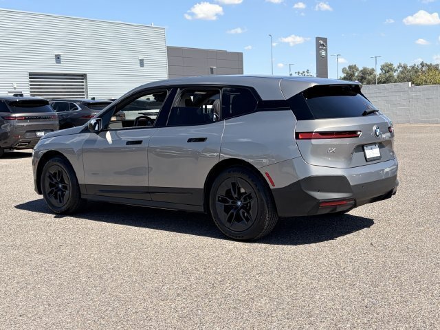 Used 2024 BMW iX xDrive50 w/ Convenience Package AWD/4WD image 9
