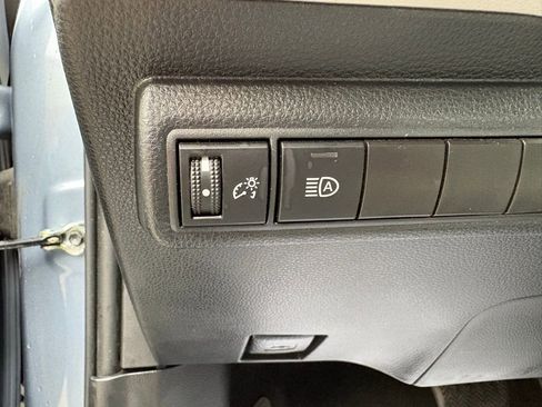 Used 2022 Toyota Corolla LE image 16