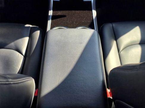 Used 2018 Tesla Model 3 Long Range image 19