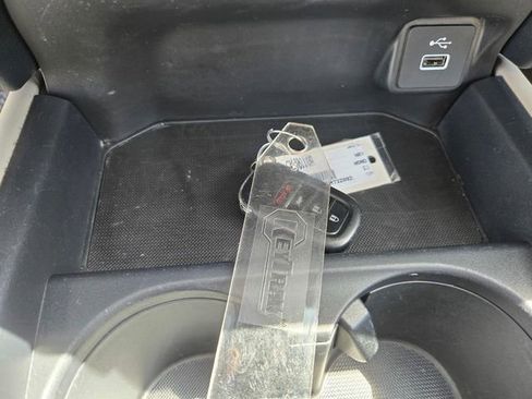 Used 2023 Honda HR-V LX image 17