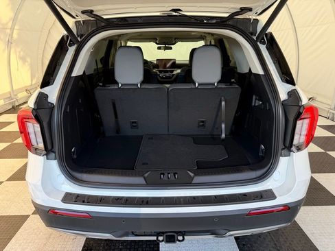 New 2026 Ford Explorer Active w/ Active Comfort Package image 4