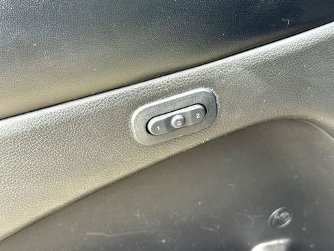 Used 2018 Jeep Grand Cherokee Limited image 16