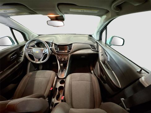 Used 2021 Chevrolet Trax LS w/ Tint and Cruise Package FWD image 19