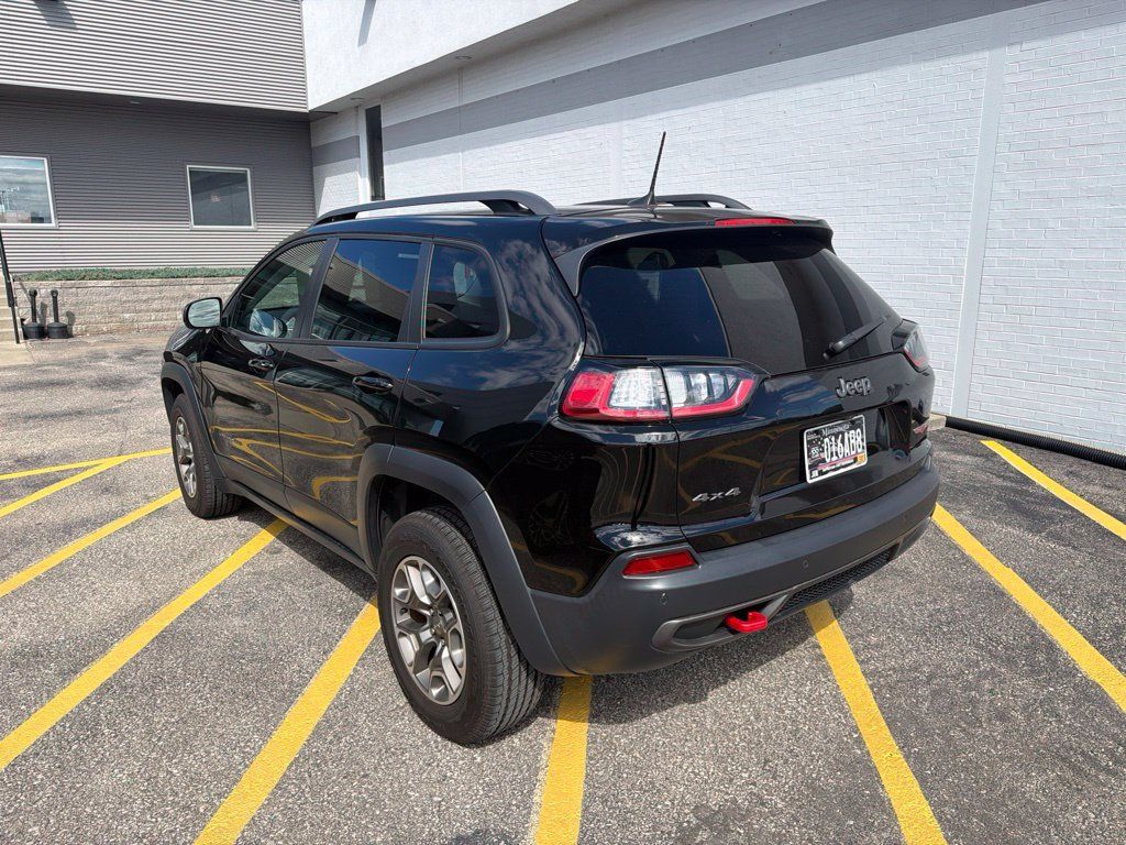 Used 2020 Jeep Cherokee Trailhawk w/ Cold Weather Group AWD/4WD image 4