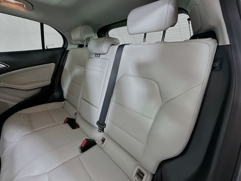 Used 2015 Mercedes-Benz GLA 250 4MATIC image 24