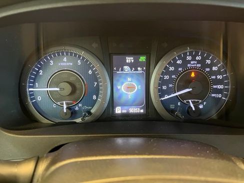 Used 2019 Toyota Sienna XLE Premium w/ Carpet Mat Package FWD image 12