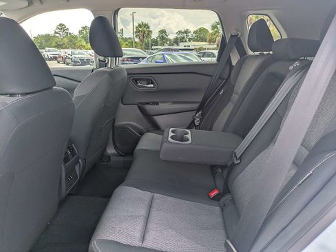 Used 2025 Nissan Rogue SV FWD image 14