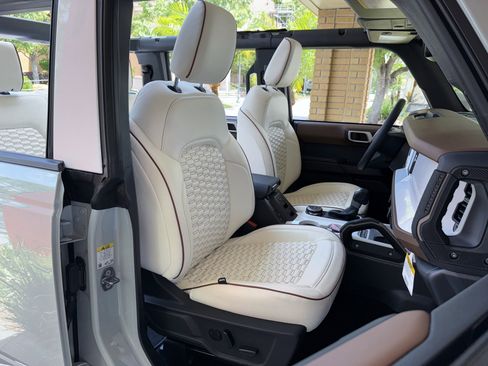 Used 2024 Ford Bronco Outer Banks image 31