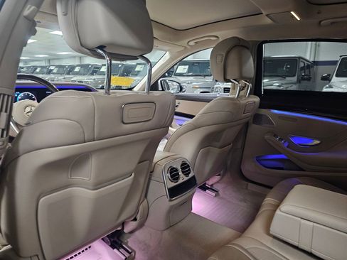 Used 2018 Mercedes-Benz S 560 Sedan image 7
