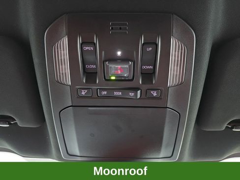 Used 2023 Toyota Highlander XSE image 35