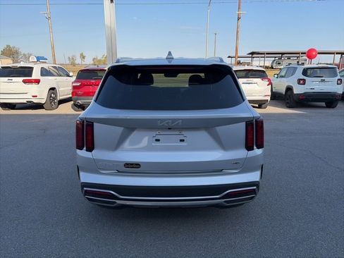 Used 2023 Kia Sorento EX image 5