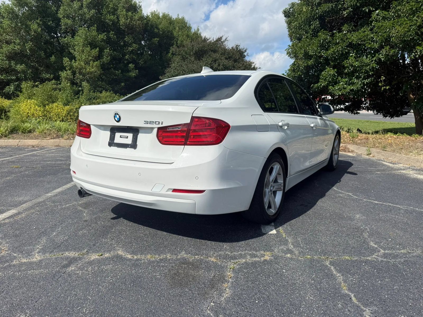 Used 2015 BMW 320i Sedan RWD image 7