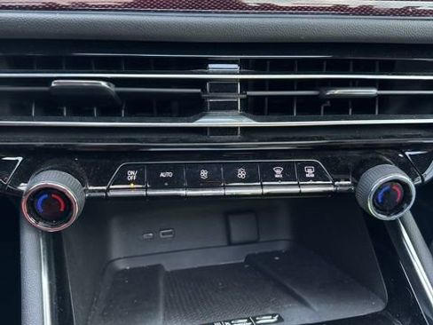 Used 2024 Chevrolet Traverse RS image 45