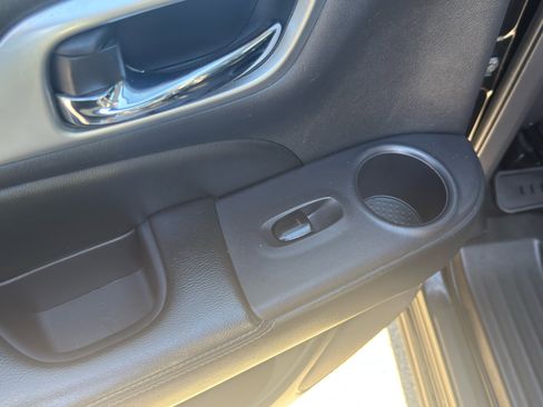 Used 2015 Nissan Pathfinder SL image 44