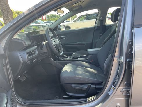 Used 2025 Kia K4 FWD image 8