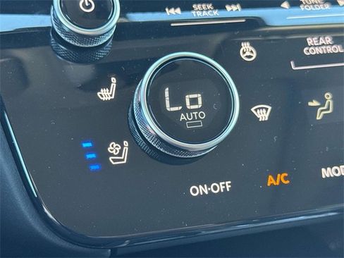 Certified 2025 INFINITI QX60 Luxe w/ Lighting Package (N94) image 17