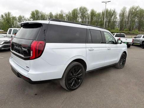 Used 2025 Ford Expedition Max Platinum w/ Stealth Appearance Package AWD/4WD image 40