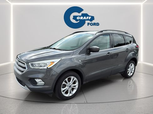 Used 2017 Ford Escape SE w/ Equipment Group 201A AWD/4WD image 2