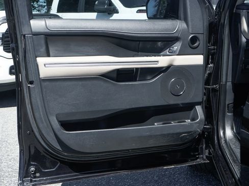 Used 2022 Ford Expedition Max Limited RWD image 20