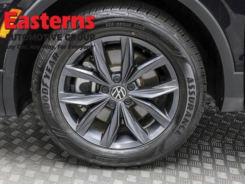 Used 2023 Volkswagen Tiguan SE image 30