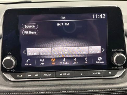 Used 2024 Nissan Rogue S image 19