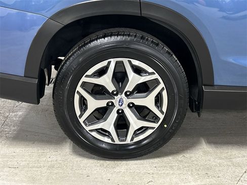 Used 2019 Subaru Forester Premium w/ All-Weather Package image 12