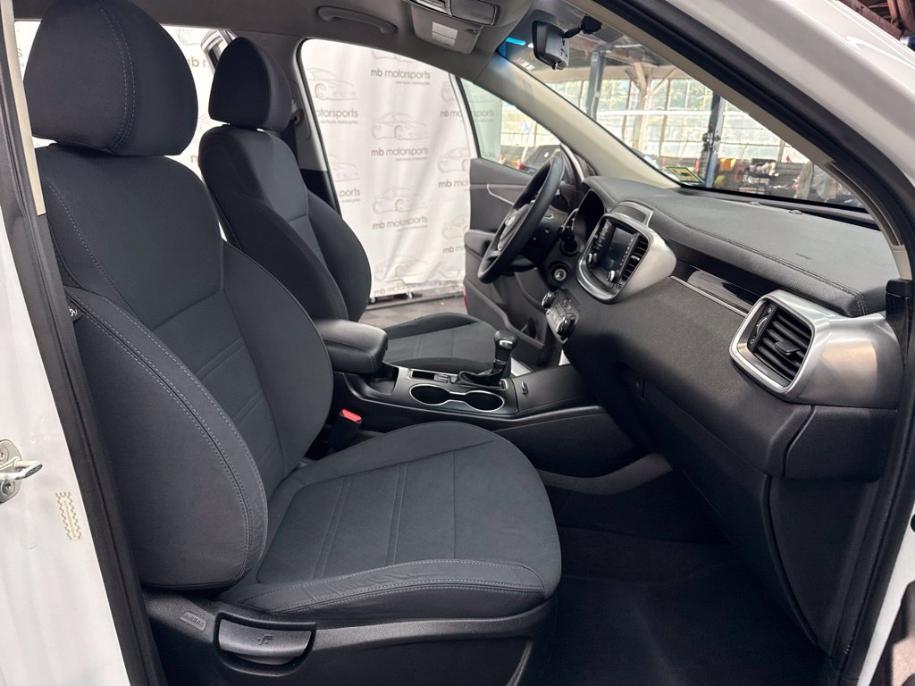 Used 2019 Kia Sorento FWD image 30
