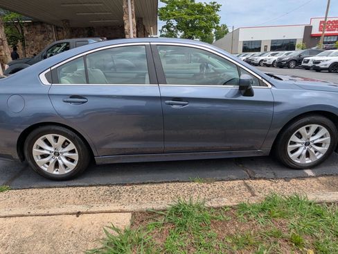 Used 2017 Subaru Legacy 2.5i Premium AWD/4WD image 8