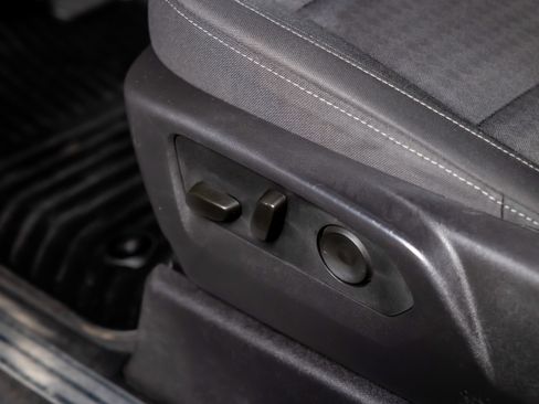 Used 2025 Chevrolet Silverado 3500 LT image 13