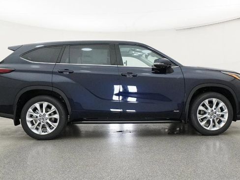 New 2026 Toyota Highlander Limited image 96